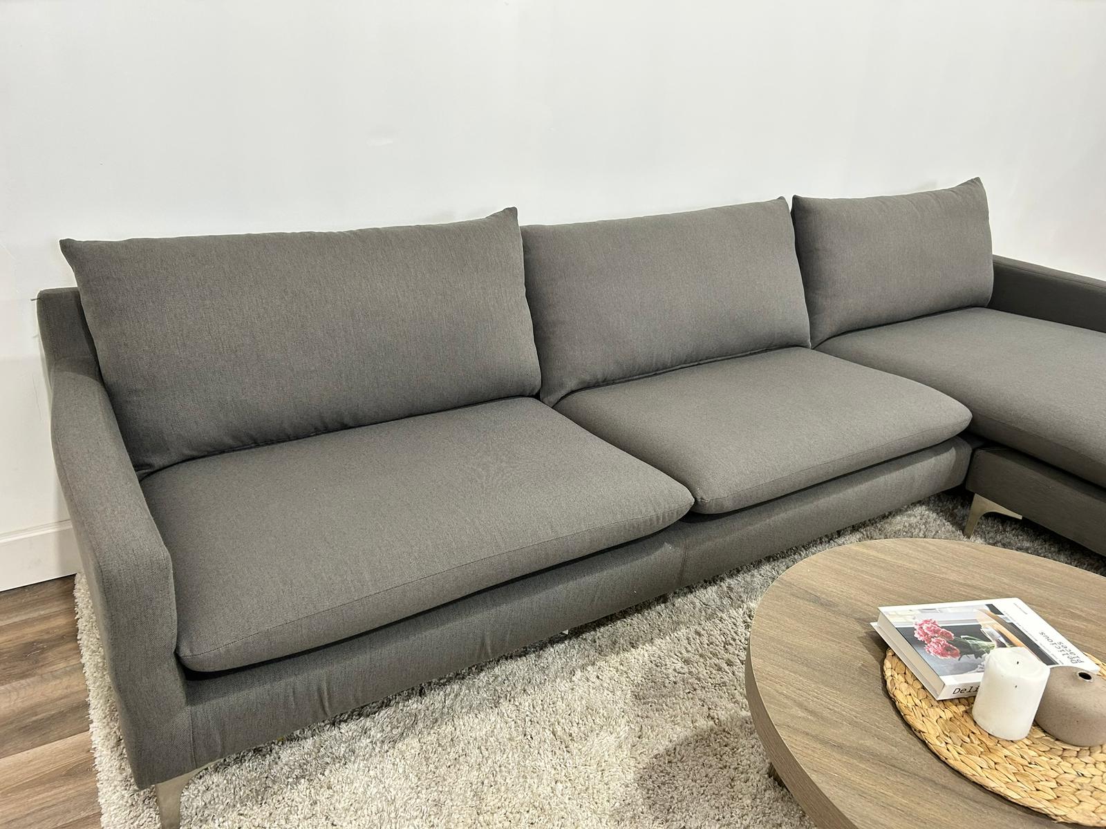 Nuevo Anders Sectional Sofa