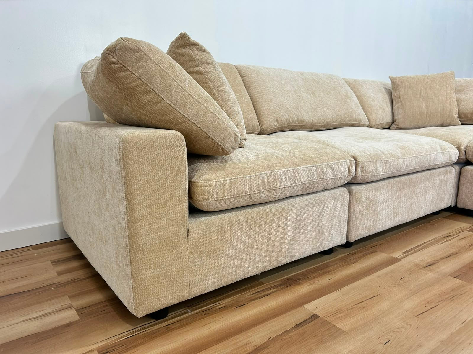 Snug Modular Sofa 3pc + Ottoman - Sand