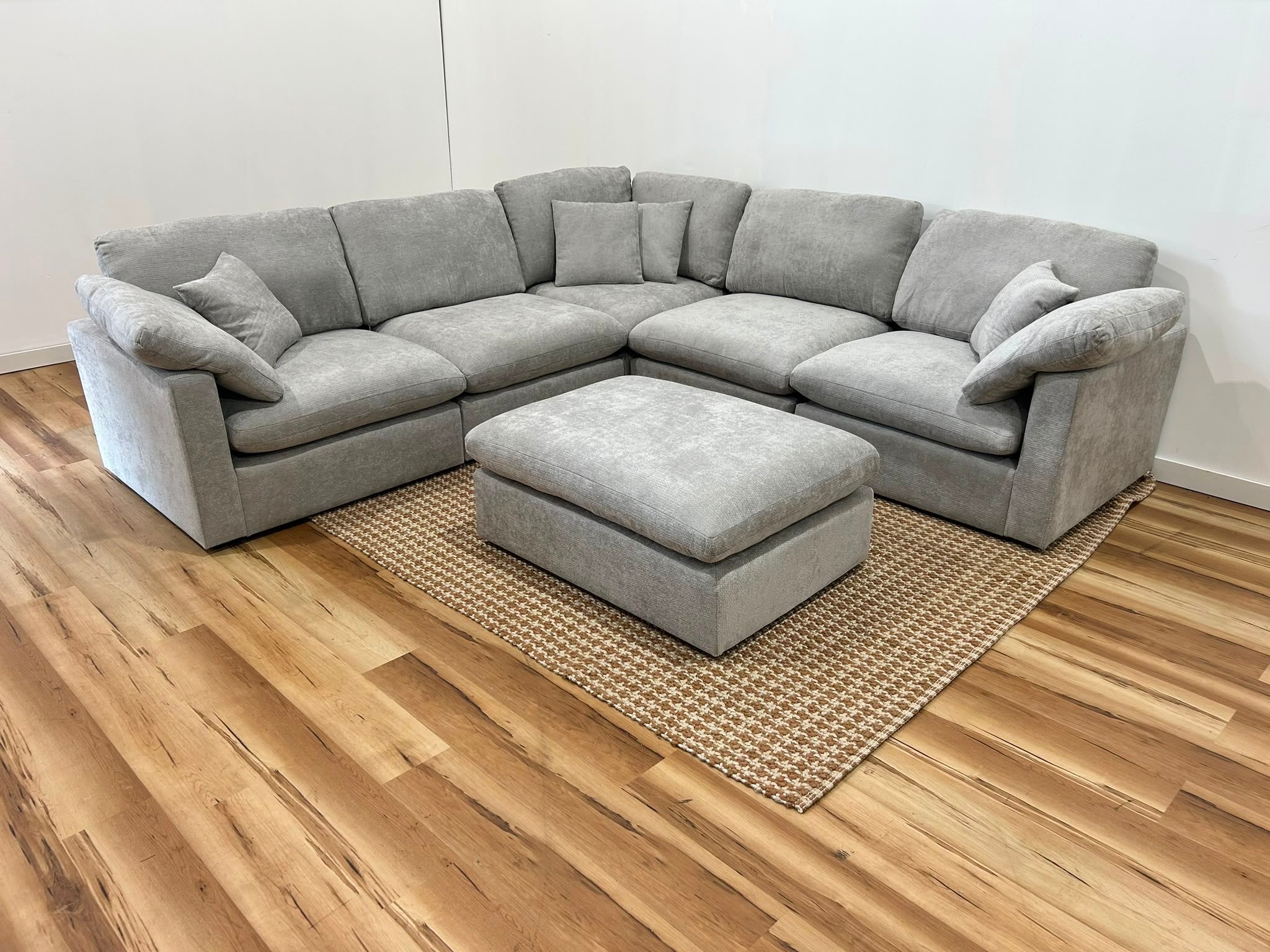 The Nest Modular Sofa 5pc + Ottoman Light Grey