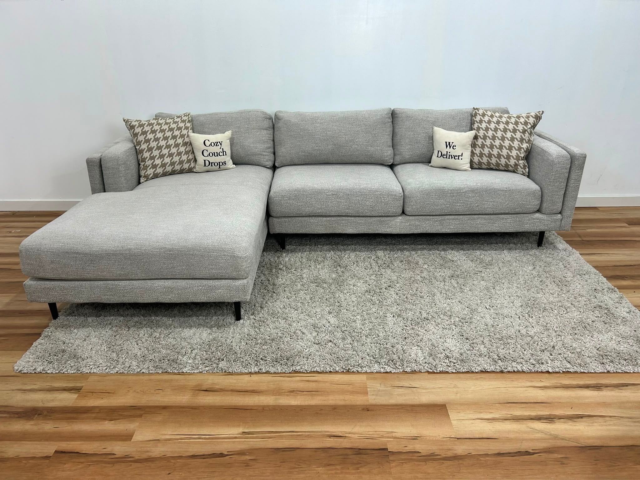 Living Spaces Aries Sectional Sofa 119”