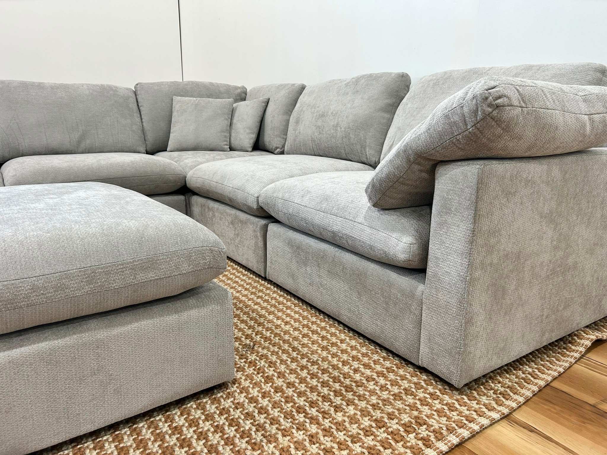 The Nest Modular Sofa 5pc + Ottoman Light Grey