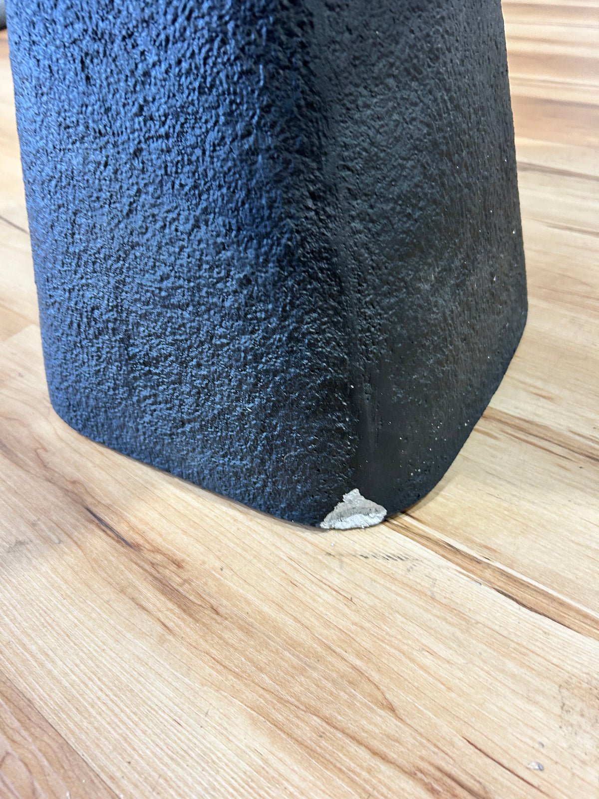 Ozetta Concrete Side Table - Moonlit Black