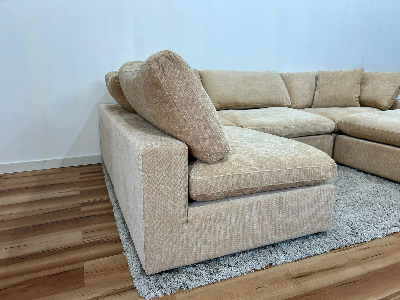 Snug Modular Sofa 4pc + Ottoman - Sand
