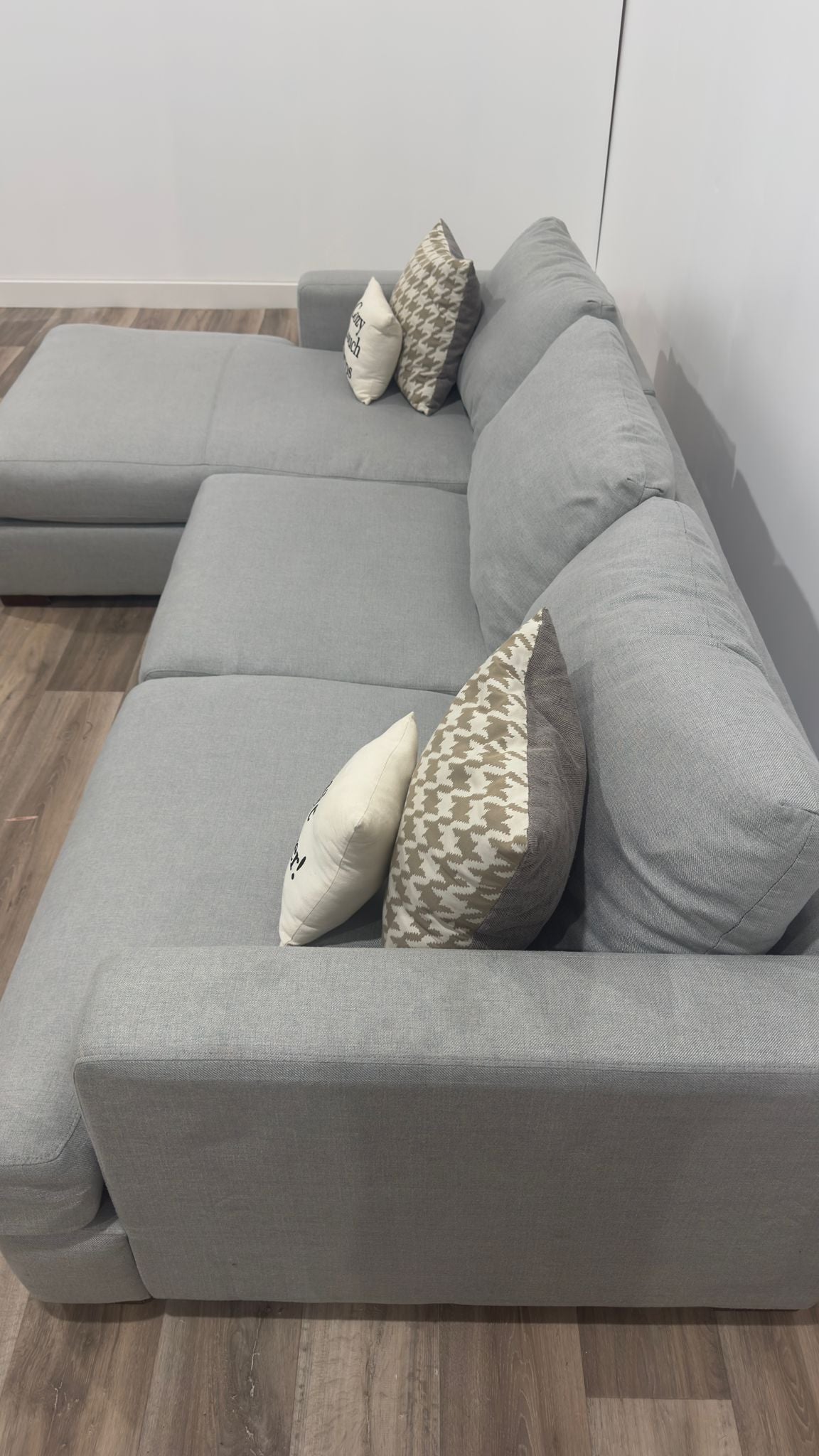 Q Living Benji Sectional Sofa