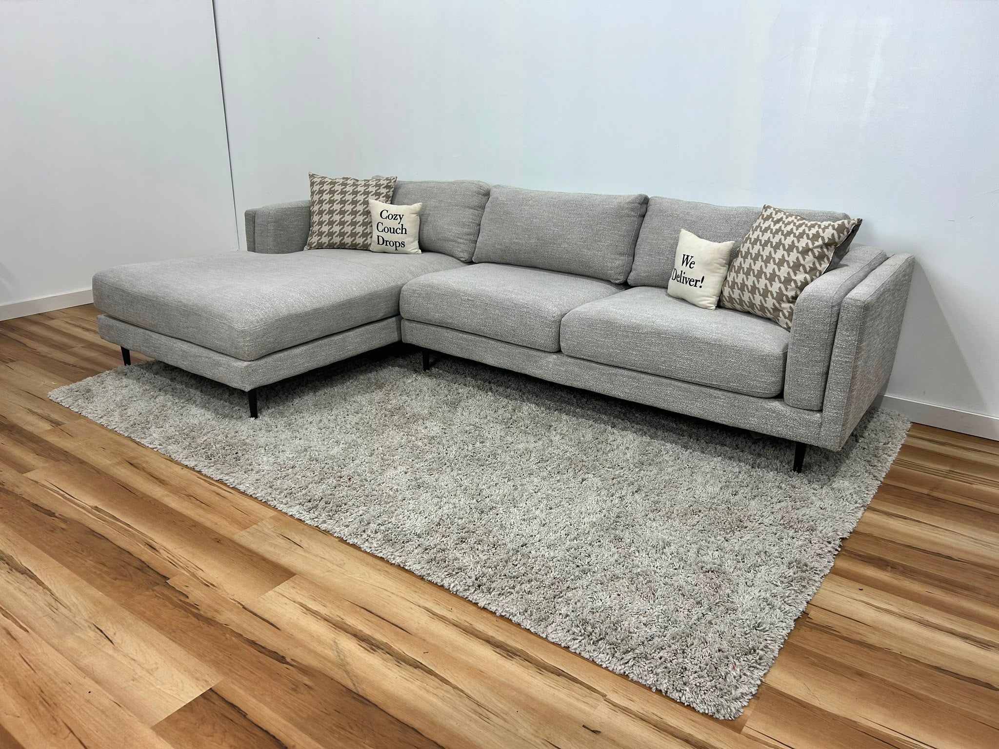 Living Spaces Aries Sectional Sofa 119”