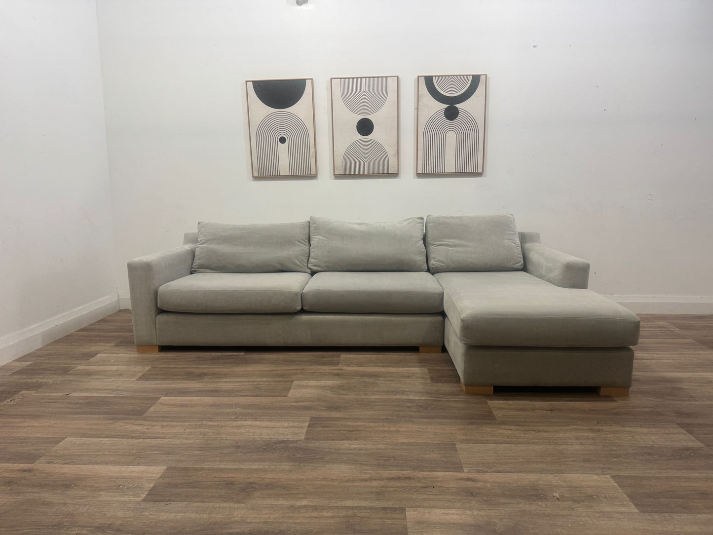 Dublin Sectional by Romano Sofas