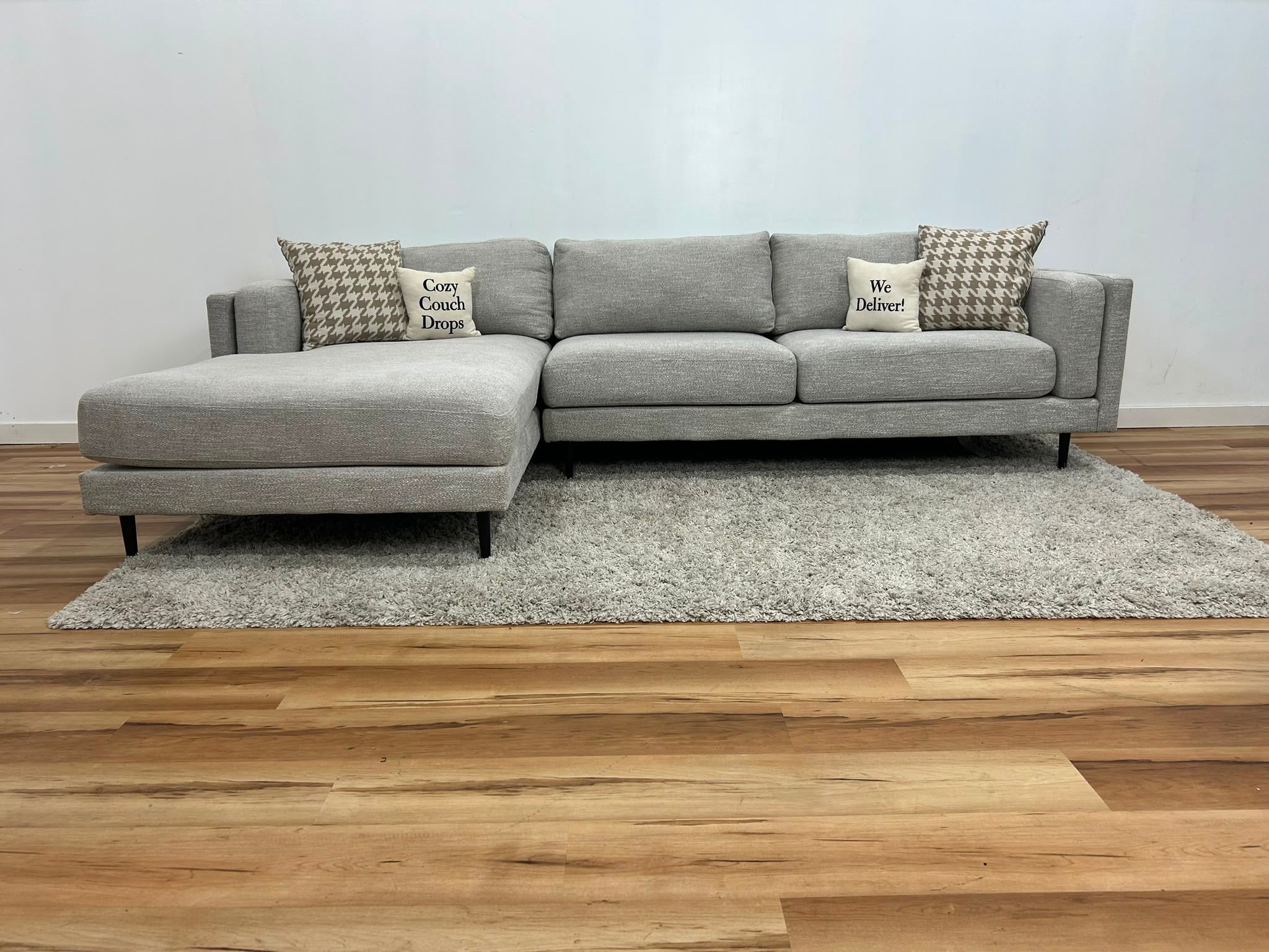 Living Spaces Aries Sectional Sofa 119”
