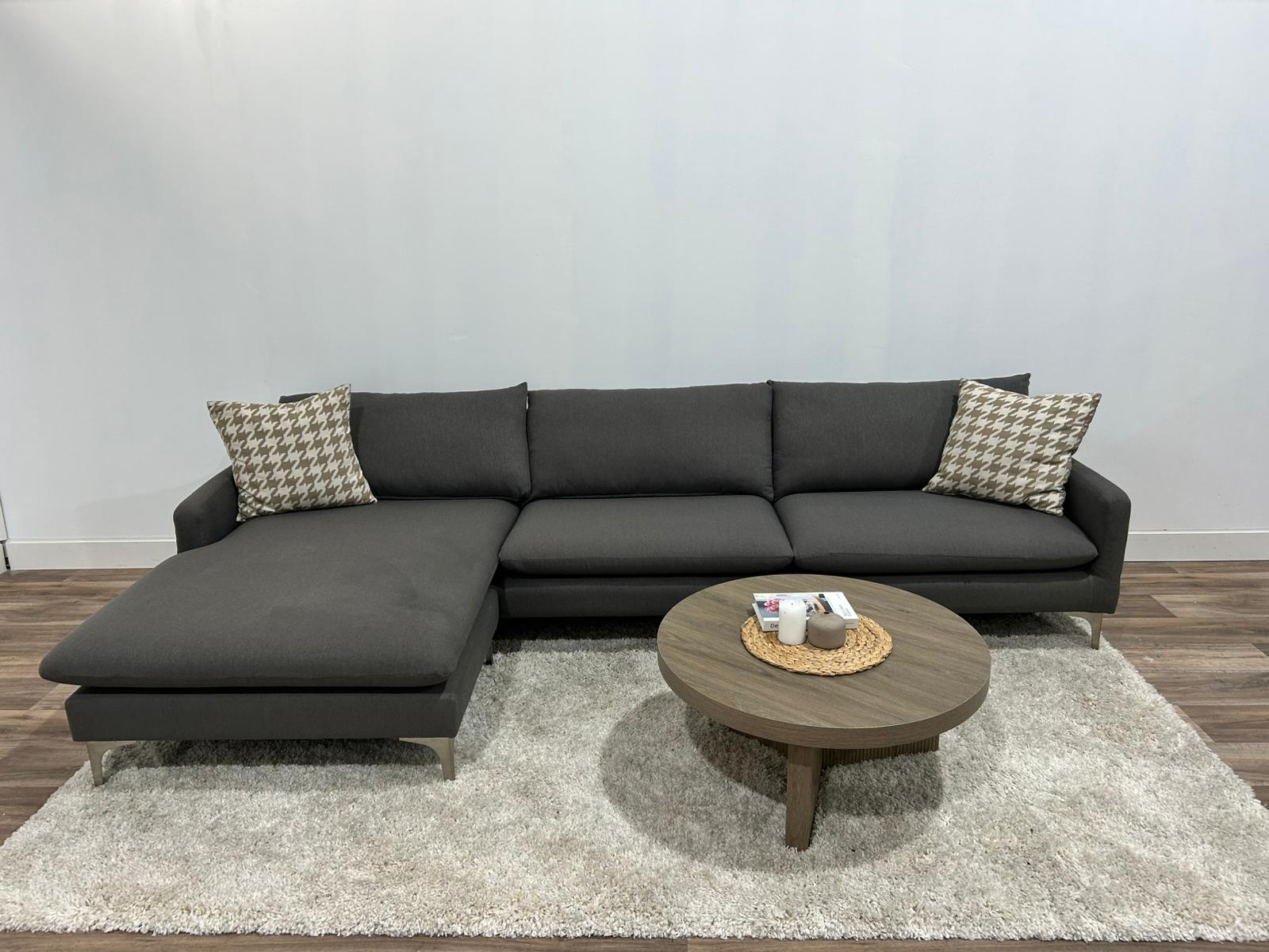 Nuevo Anders Sectional Sofa