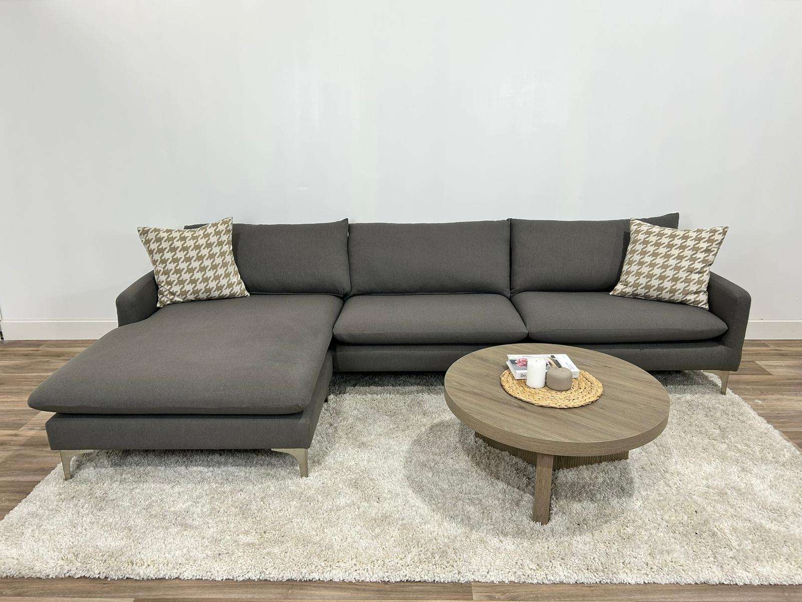 Nuevo Anders Sectional Sofa