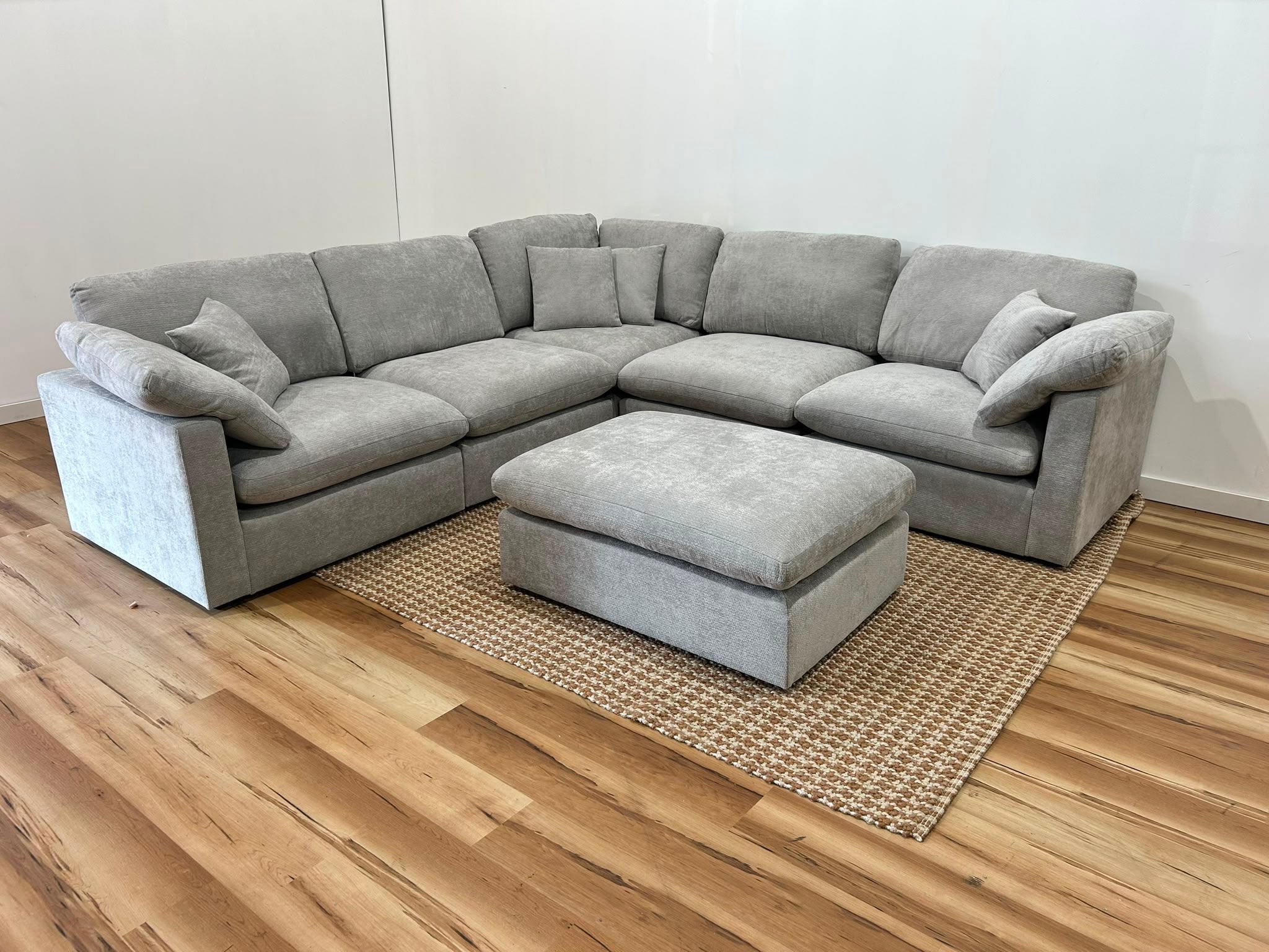 The Nest Modular Sofa 5pc + Ottoman Light Grey
