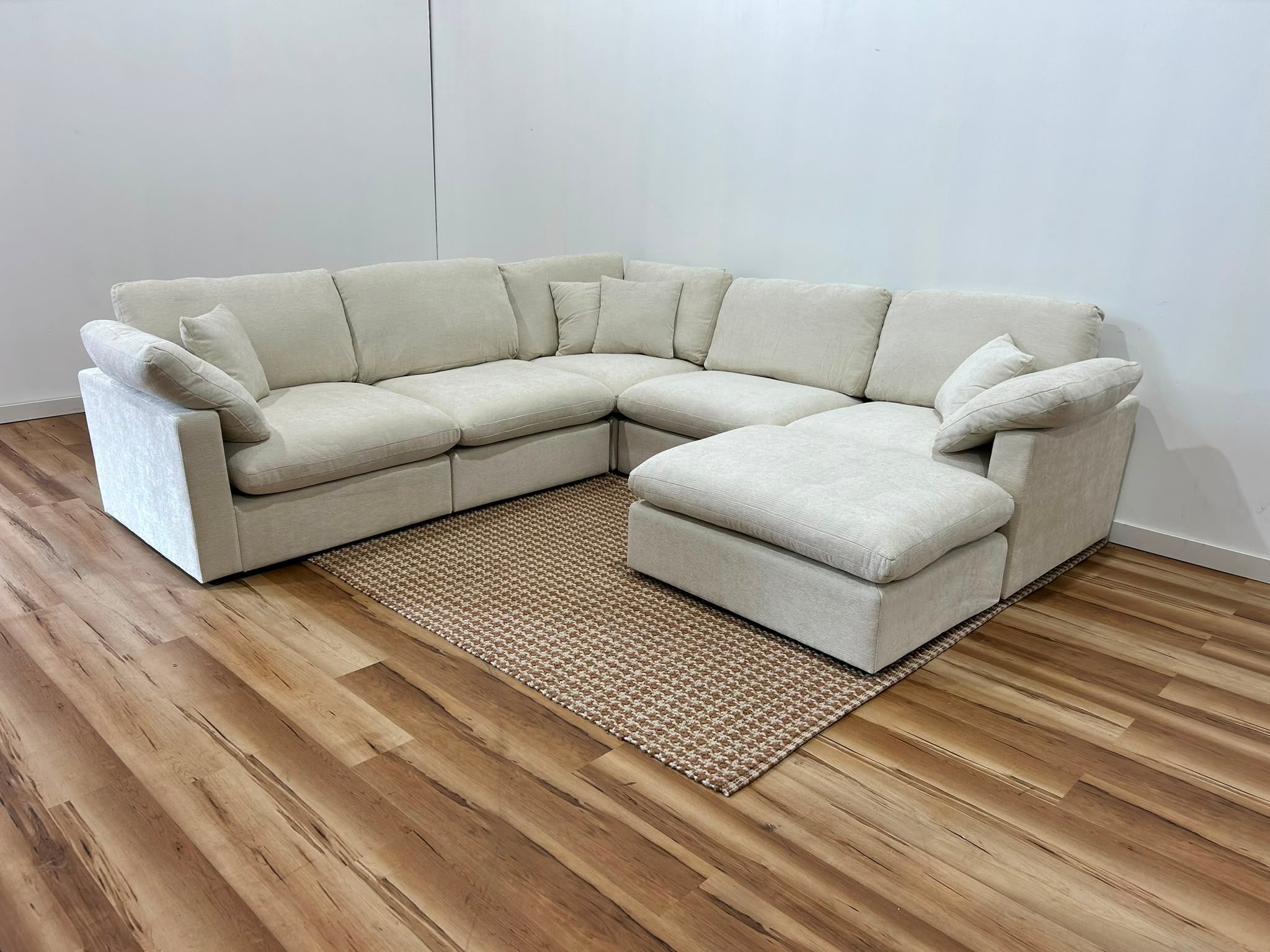 The Nest Modular Sofa 5pc + Ottoman Cream