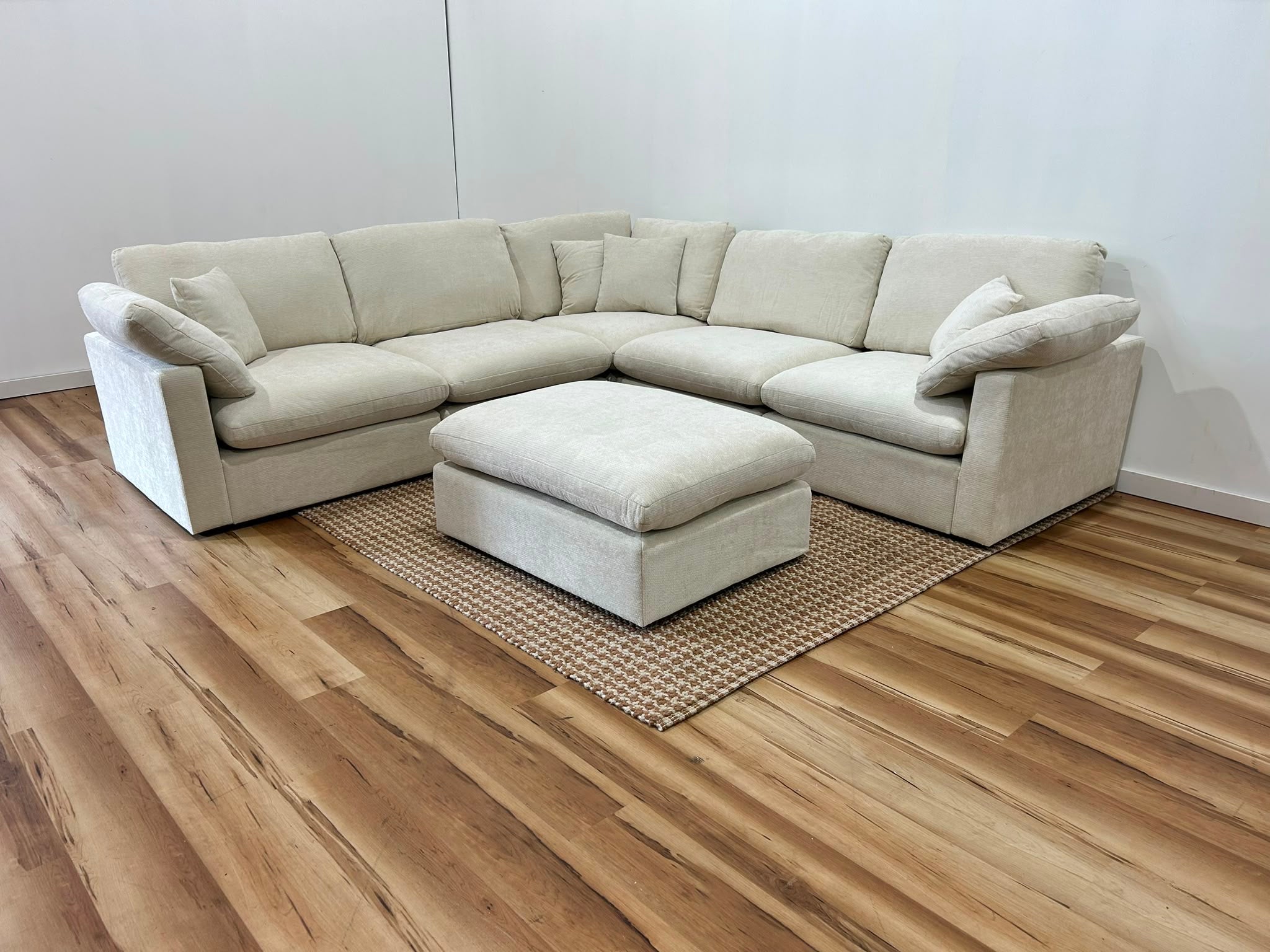 The Nest Modular Sofa 5pc + Ottoman Cream