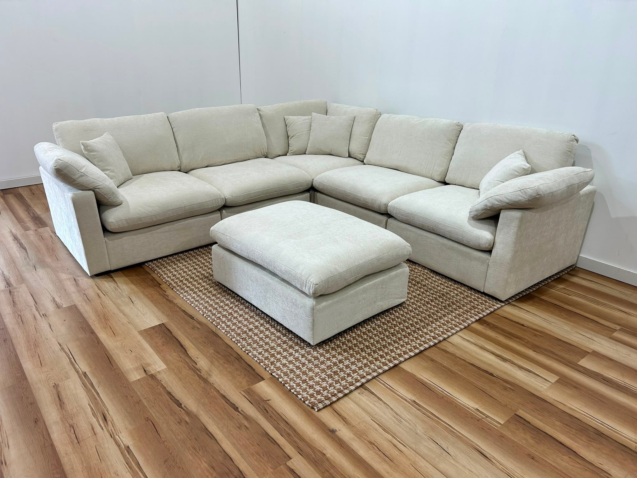 The Nest Modular Sofa 5pc + Ottoman Cream