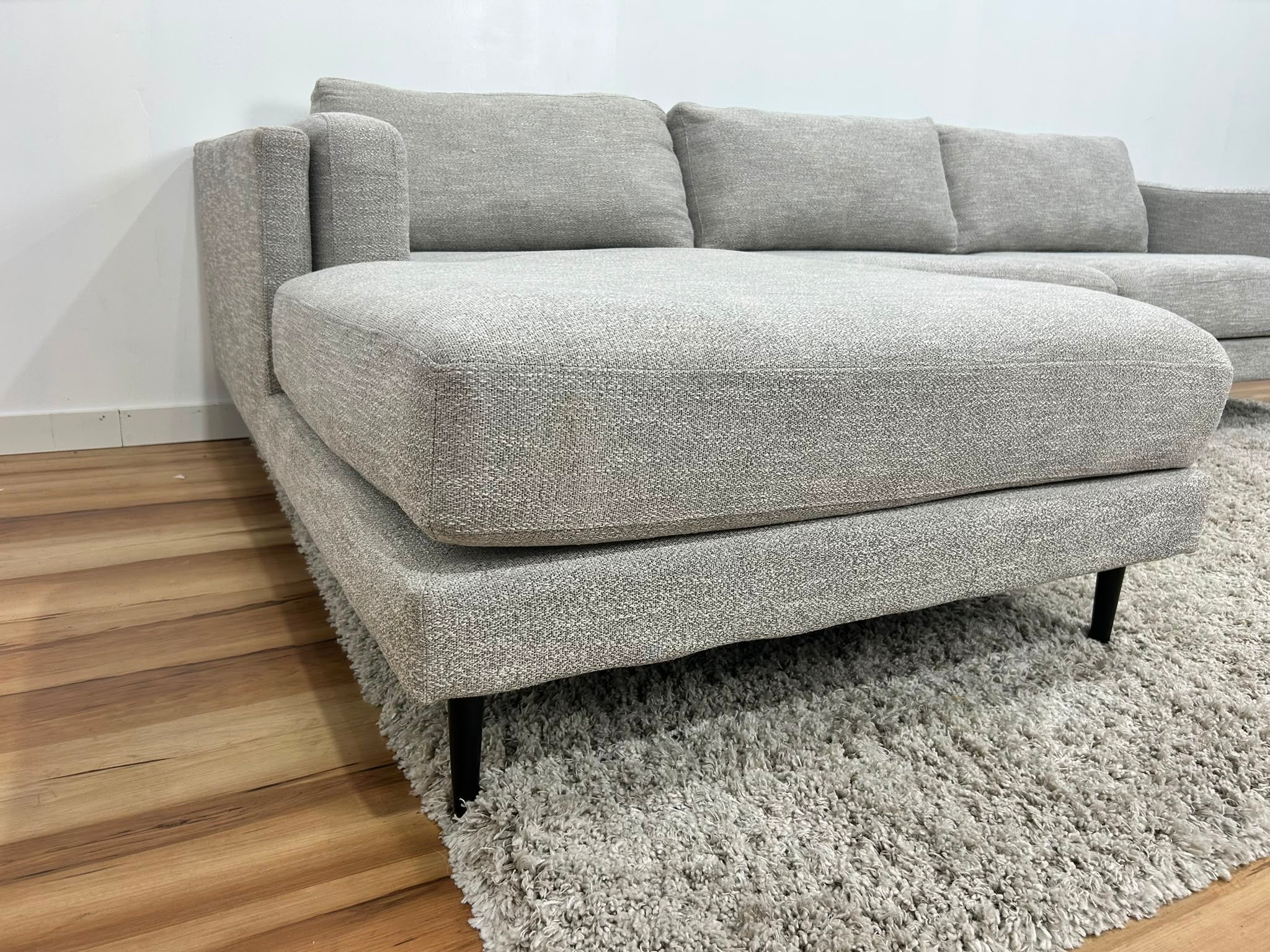 Living Spaces Aries Sectional Sofa 119”