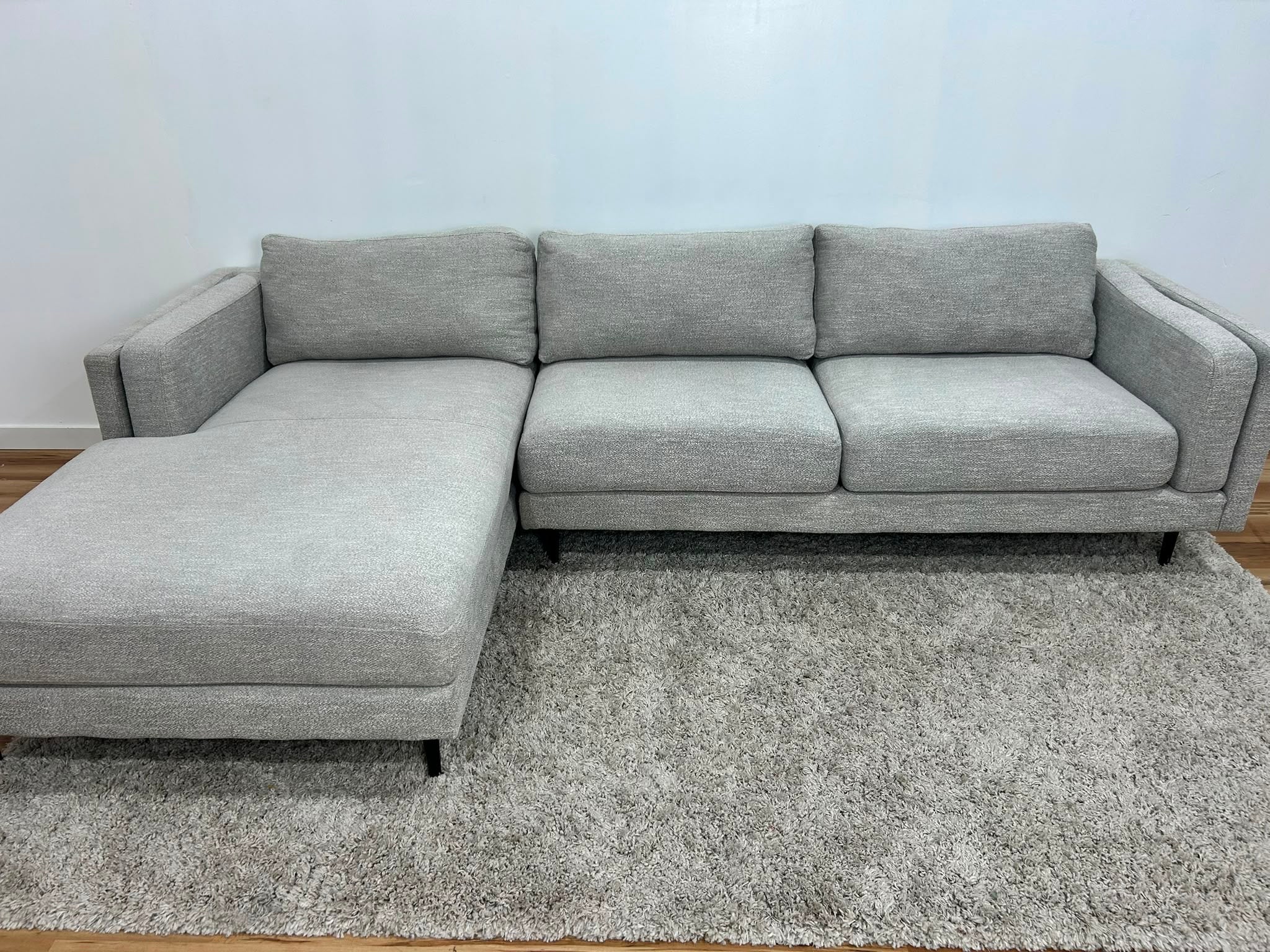 Living Spaces Aries Sectional Sofa 119”